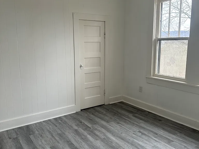 703 Jacobs Ave — Photo 7
