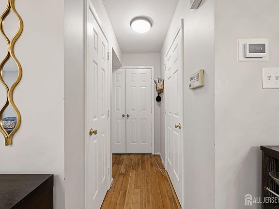 3rd image of 301 Pheasant Run