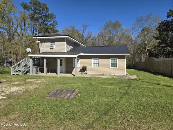 1704 Adcox Rd, Picayune, MS 39466