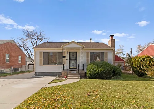 2872 S Imperial St Photo 1 2872 S Imperial St Photo 1