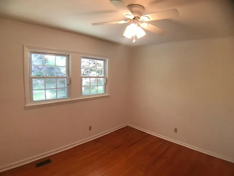6909 Justice Dr — Photo 16