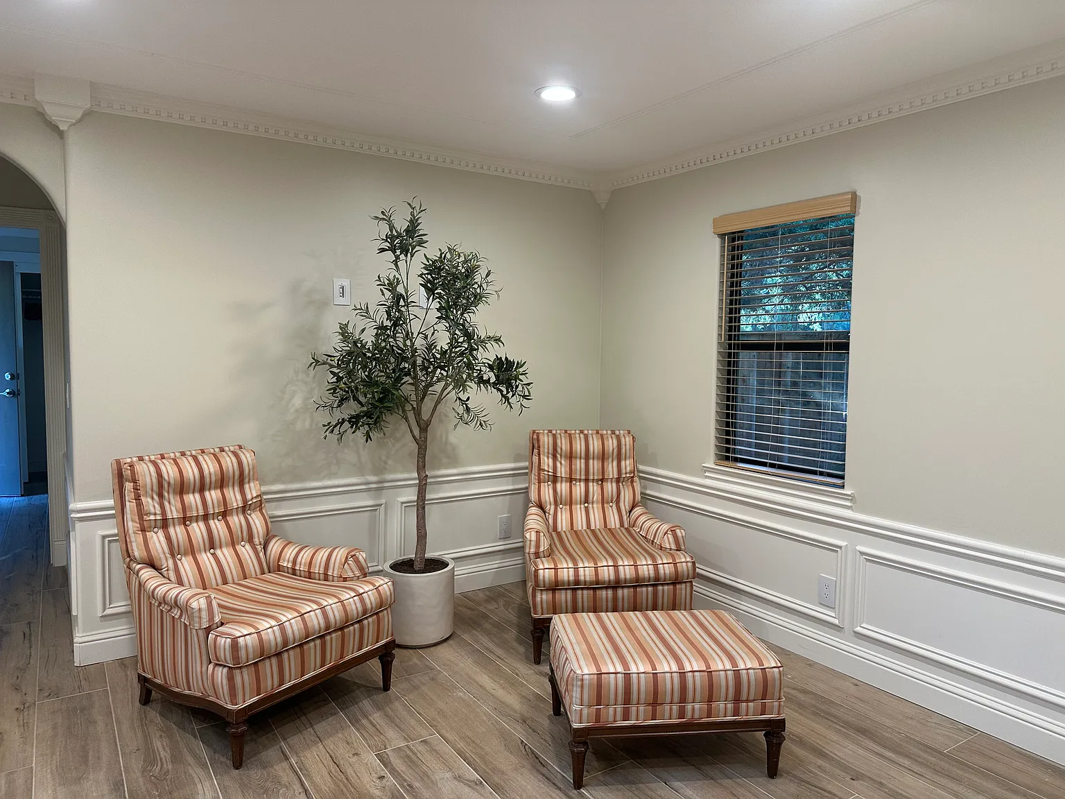 5 bed, 2035 sqft, $1,350 — Photo 4
