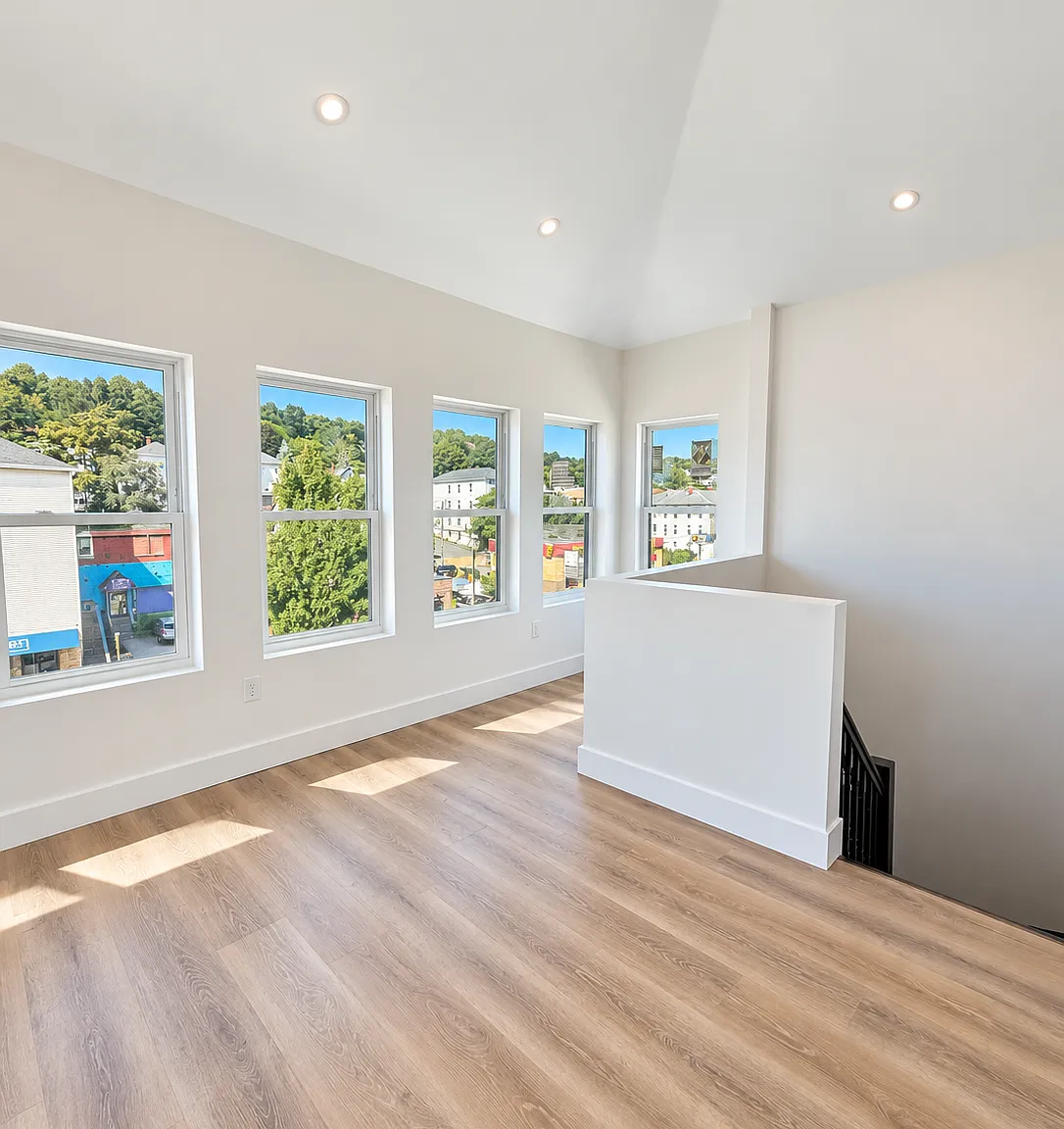 4 bed, 1400 sqft, $3,250 — Photo 3