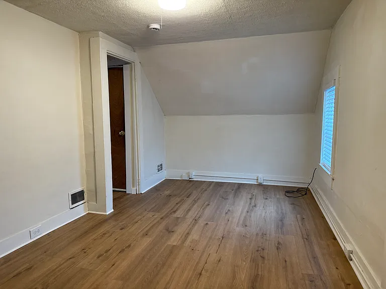 27 Meadow St #2 — Photo 6