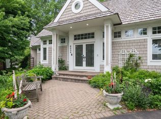 6524 Smithtown Rd, Excelsior, MN 55331