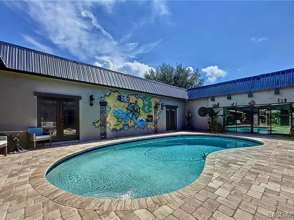 452 SE Paradise Point Rd, Crystal River, FL 34429