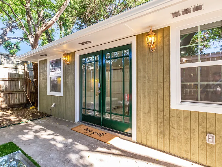 4121 Junius St #B — Photo 3