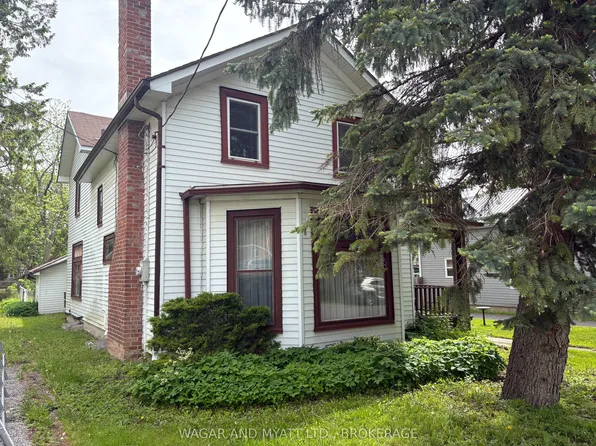 163 Adelphi St, Greater Napanee, ON K7R 1T6