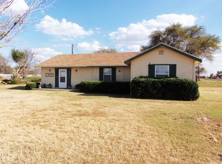 1829 S 6th St, Tahoka, TX 79373