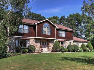 275 Tanglewood Cir, Milford, CT