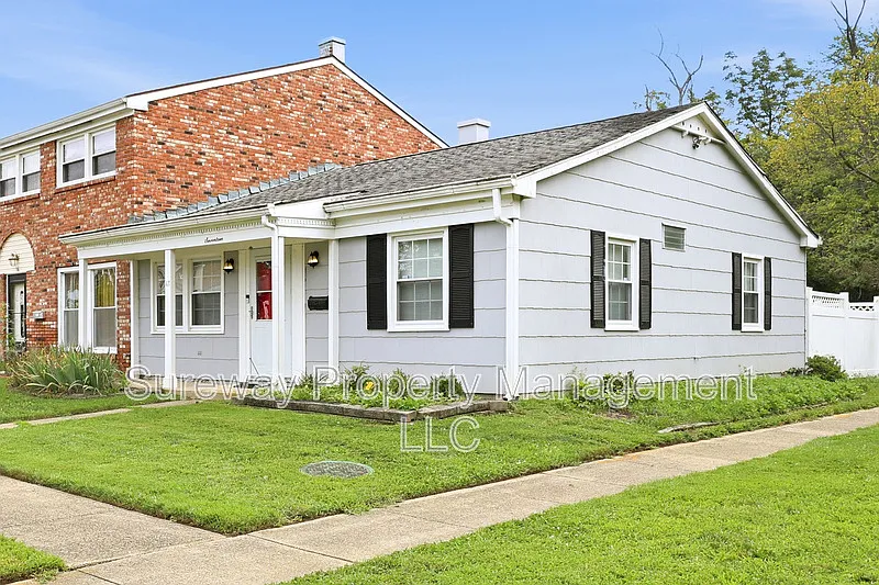 2 bed, 1.0 bath, $1,995 — Photo 2