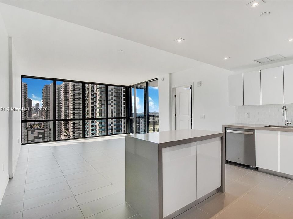 1st image of 1600 NE 1st Ave #2070
