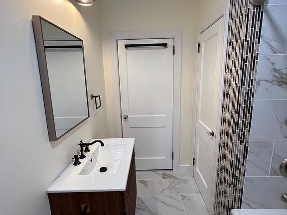 4th image of 32 Woodland St Floor 1