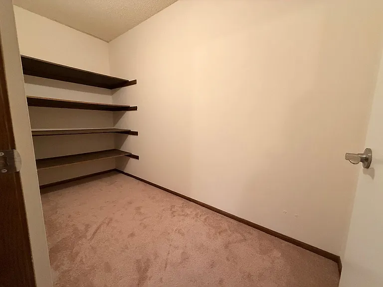 Wingra West Apartments — Photo 14
