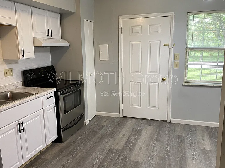 1329 Millerwood Ct — Photo 4