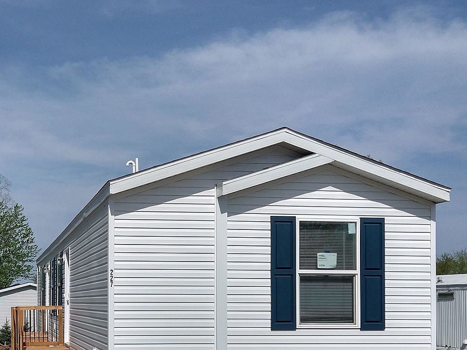 1st image of 227 Roosevelt Dr #227