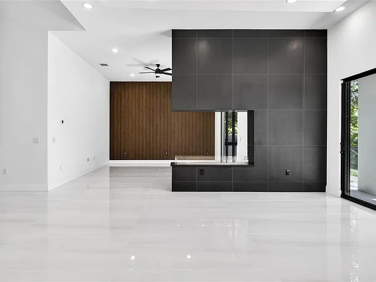 4426 W Euclid Ave — Photo 11
