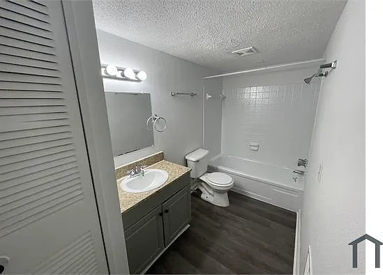 739 Washington St #120 — Photo 9