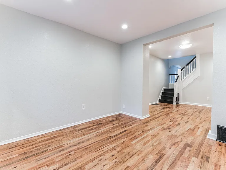 743 Wolf Ave — Photo 4