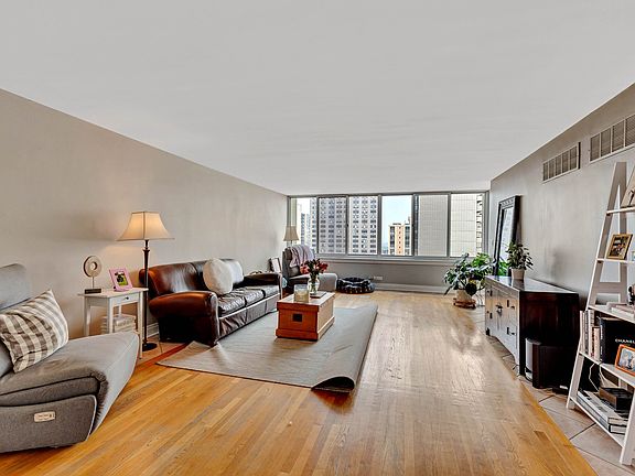 5th image of 1 E Schiller St APT 12A