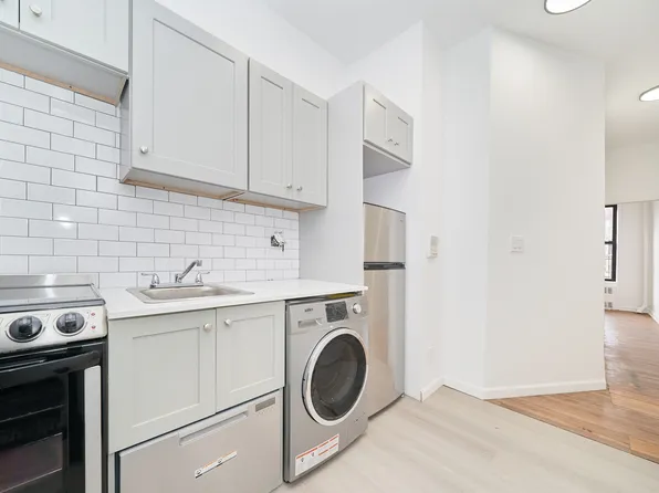 153 Norfolk Street image 1 of 9