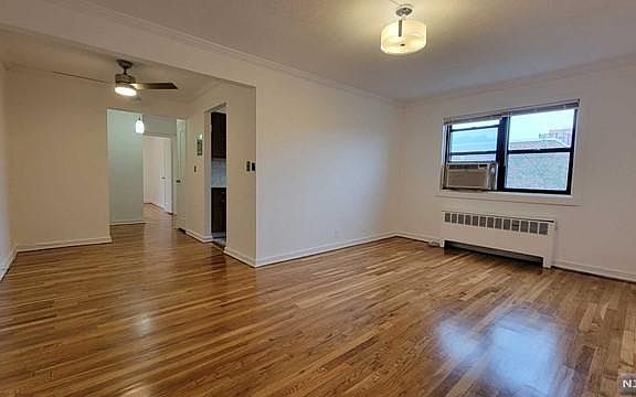 3rd image of 2333 Hudson Ter APT E3