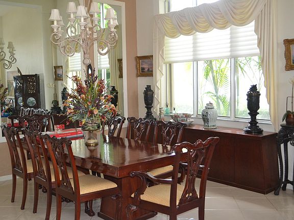 Home For Sale In Woodfield Country Club