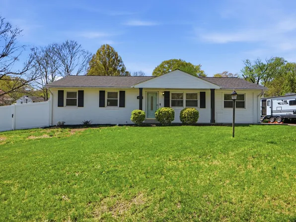 16111 Village Dr W, Upper Marlboro, MD 20772