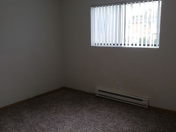 3rd image of 5016 1st Ave NW APT 4