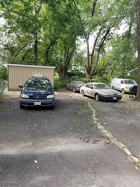 2nd image of 307 No Walnut St