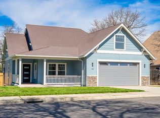 19 Pine Ct, Eagle Pt, OR 97524