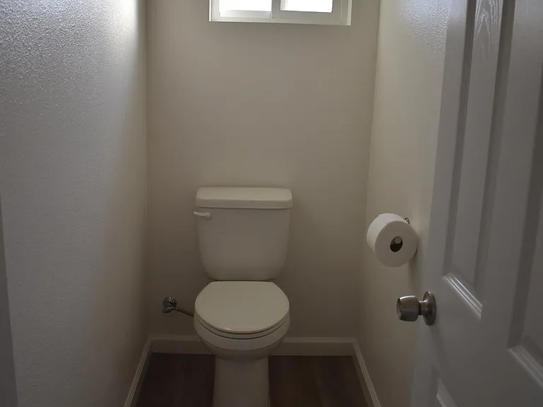 1134 Mentone Ave — Photo 10