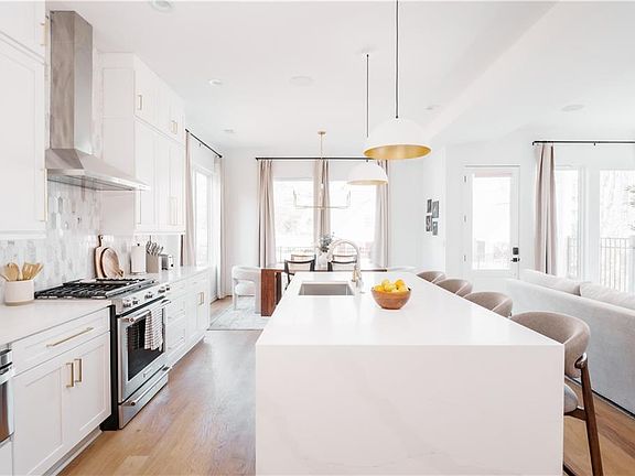 5th image of 1141 Wade St NE #A