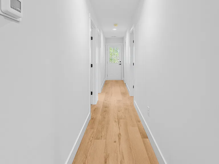 111 Iris Ln — Photo 17