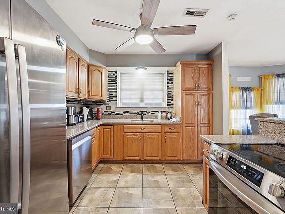 3rd image of 6870 Hawkins Gate Rd