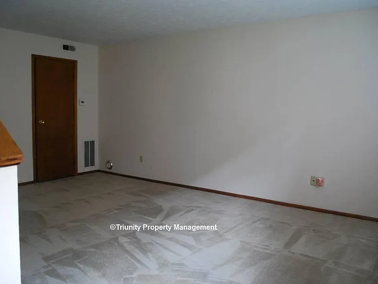 5491-5513 Kenneylane Blvd — Photo 5