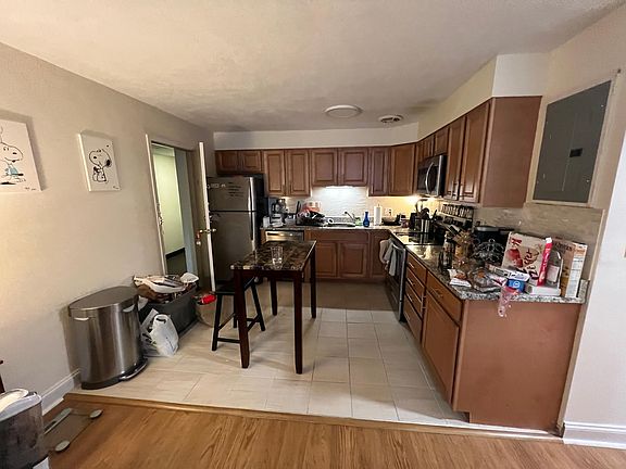 3rd image of 220 Babcock St #1A