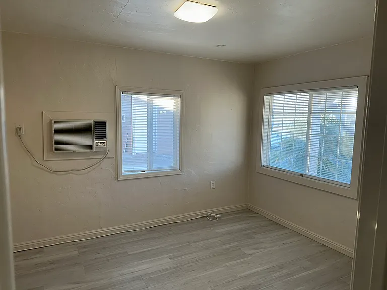 45305 Sierra Hwy — Photo 13