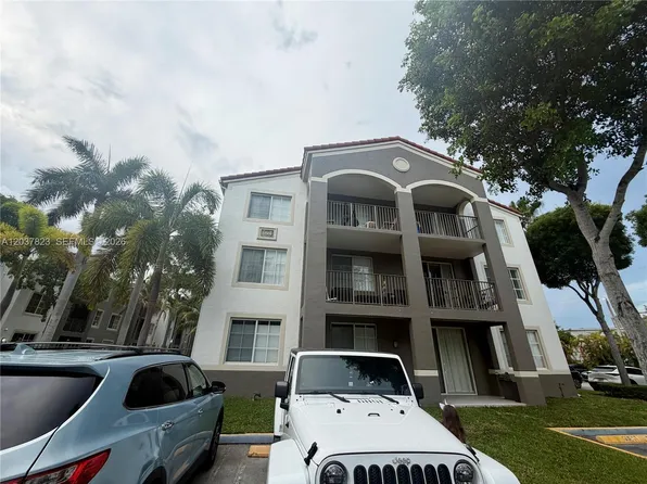 6861 SW 44th St APT 205, Miami, FL 33155