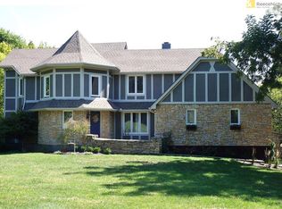 9401 Timber Meadows Dr, Lees Summit, MO 64064