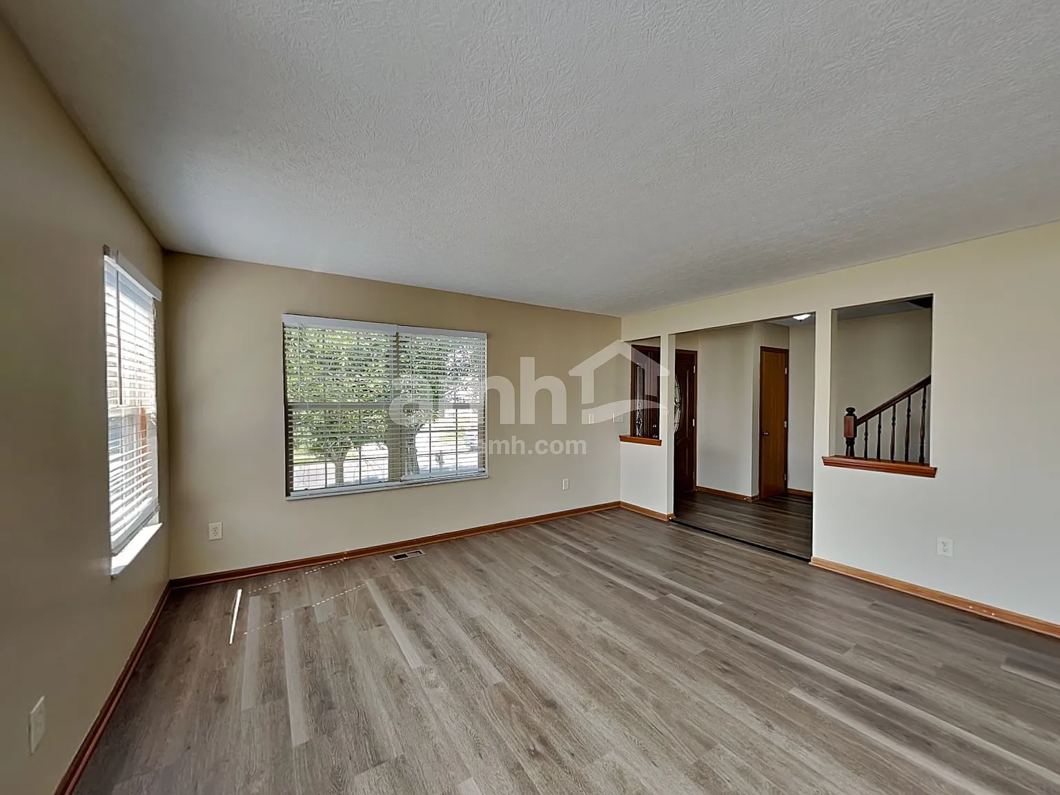 4 bed, 2.5 bath, 2704 sqft, $2,765 — Photo 4