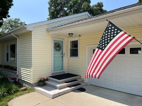 2054 Gerald St, Benton Harbor, MI 49022