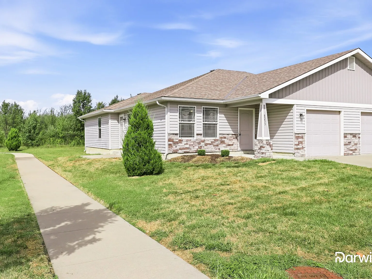 3 bed, 2.0 bath, 1253 sqft, $1,730 — Photo 2
