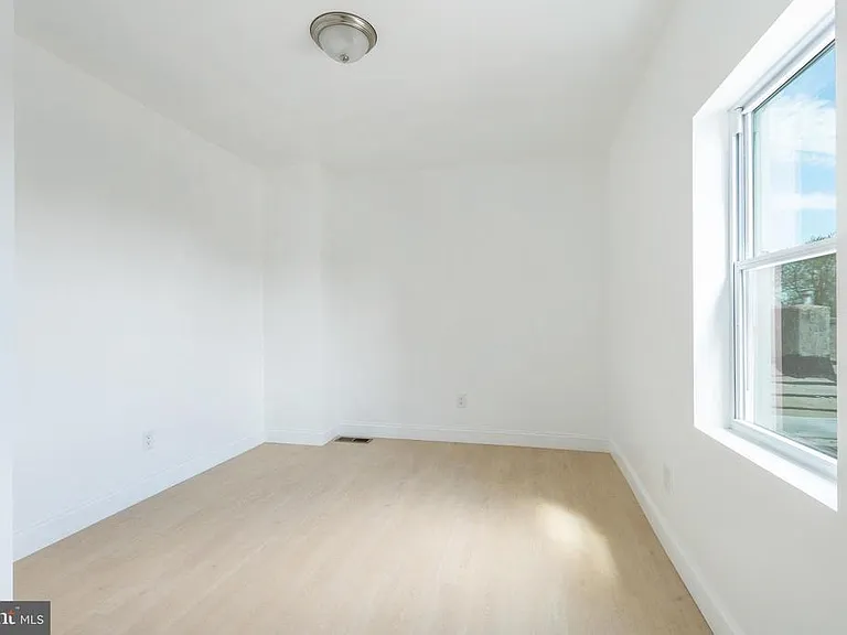 703 N 43rd St #2 — Photo 26