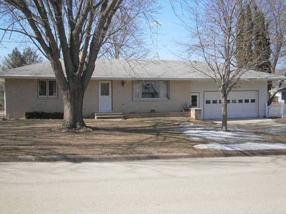1st image of 1421 Meadowbrook Ln