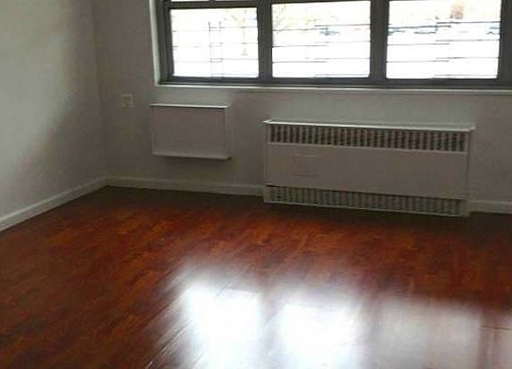 3rd image of 875 Boynton Ave APT 2A