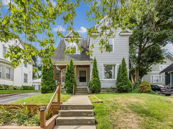 1046 Dunham St SE, Grand Rapids, MI 49506