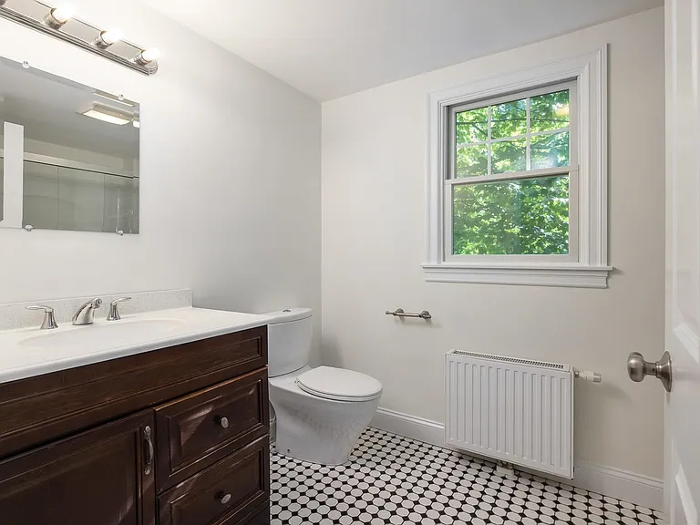 272 South St — Photo 24