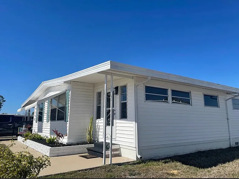 482 Outer Dr — Photo 2
