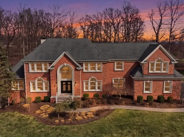 4 Michele Crossing, Raritan Twp., NJ 08822